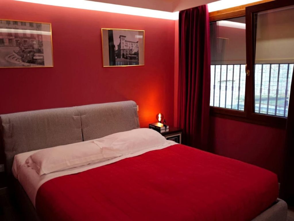 Camera Deluxe Treviso BB Dimora del Teatro Treviso – Camera matrimoniale spaziosa in centro storico